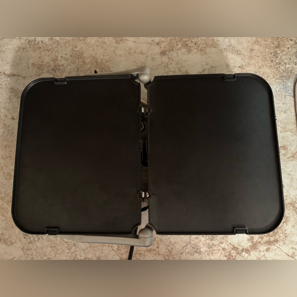 Cuisinart 5 in 1 Griller! - Picture 4 of 10